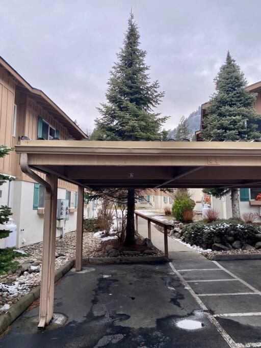 Walk To Downtown Leavenworth * Sleeps 6 + Pets * Ground Level Gem! Appartement Buitenkant foto