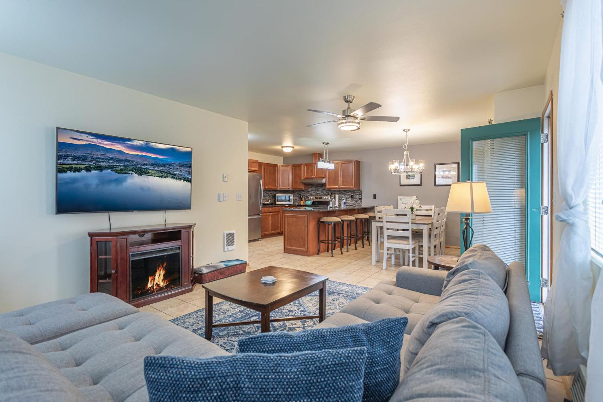 Walk To Downtown Leavenworth * Sleeps 6 + Pets * Ground Level Gem! Appartement Buitenkant foto