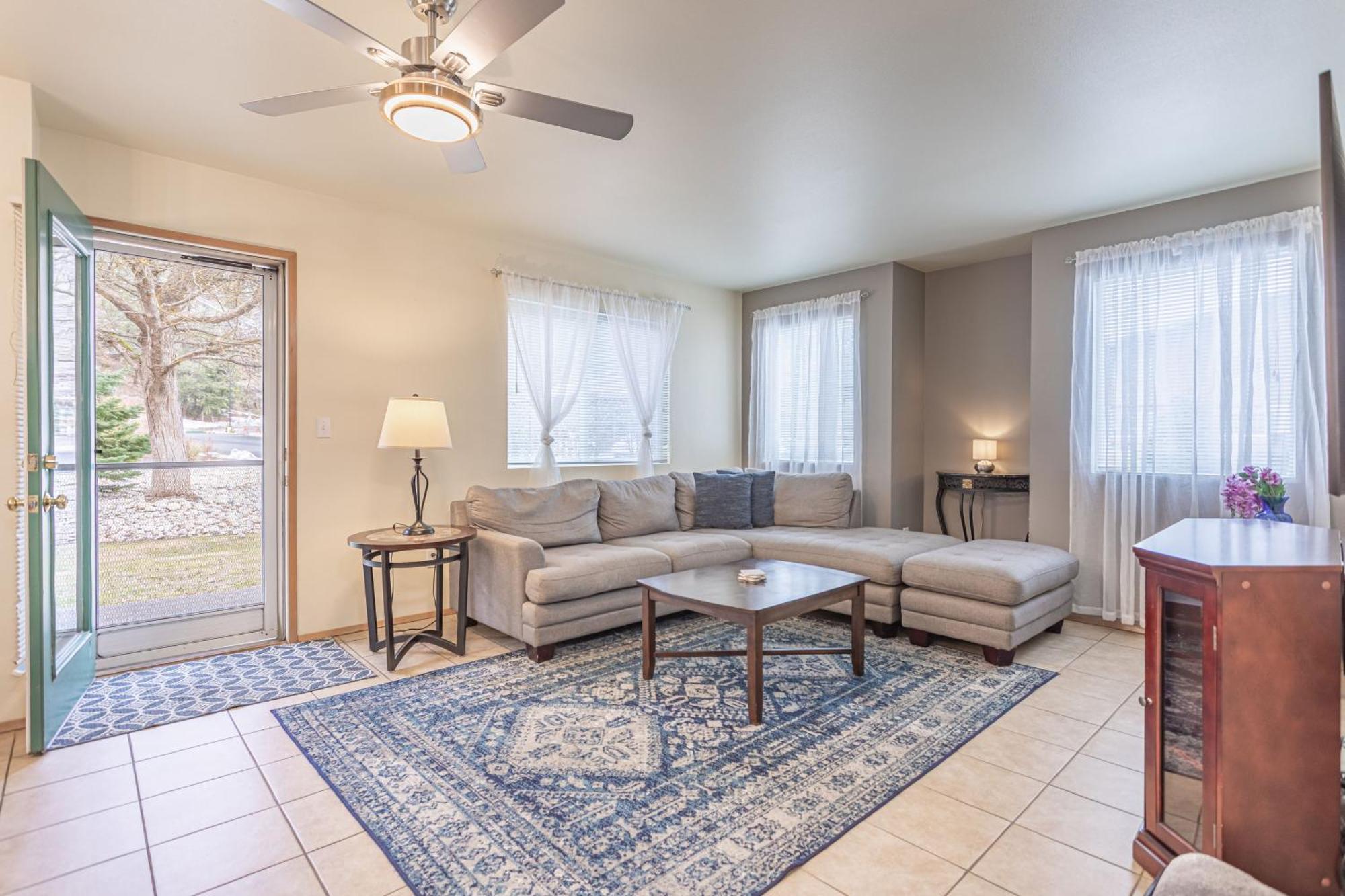 Walk To Downtown Leavenworth * Sleeps 6 + Pets * Ground Level Gem! Appartement Buitenkant foto